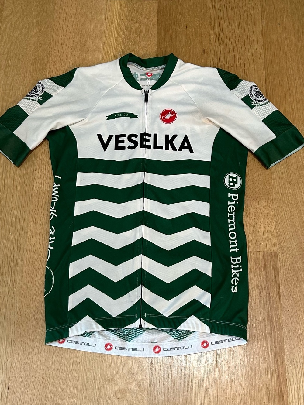 Veselka Green & White Lightweight Cycling Jacket